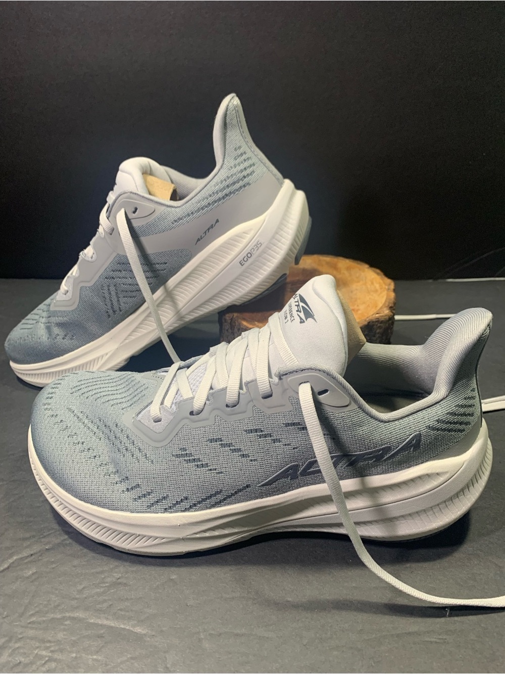 ALTRA Experience Flow 2 Gray Running Sneakers Size- 8.5 Women’s or Men’s 7